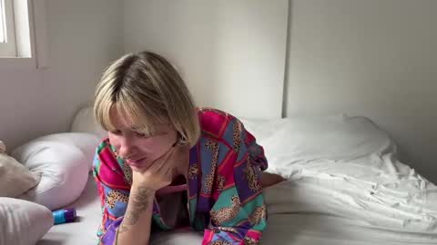 Kara online show from April 16, 4:07 pm