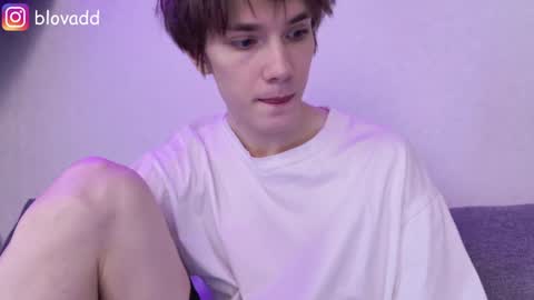 Snapshot of callmenineoneseven chatting on February 4, 9:07 am Nick online show from February 4, 9:07 am