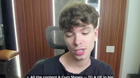 Hey I am Calvin  online show from April 5, 5:10 pm