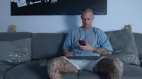 Calvin  online show from February 27, 7:30 am