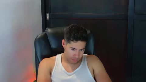 camara110 online show from October 15, 4:05 am