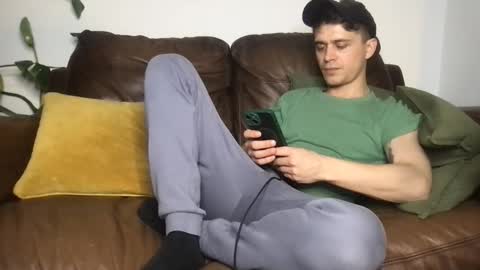 CamDoAttitude online show from April 18, 9:15 pm