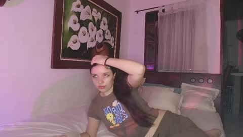 trini-1000 online show from April 5, 1:24 am