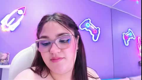 Camila Osorio online show from September 12, 9:50 pm