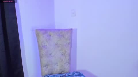  s online show from February 27, 9:14 pm