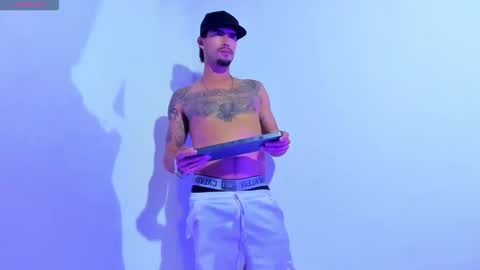  s online show from November 21, 5:16 am