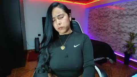 Camila Roose online show from August 7, 1:59 am