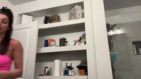 Snapshot of camiliakxoxo chatting on February 10, 12:50 pm camiliakxoxo online show from February 10, 12:50 pm