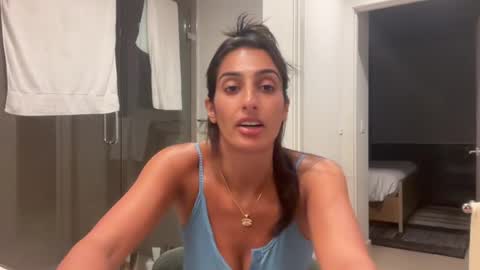 camiliakxoxo online show from August 3, 1:51 am
