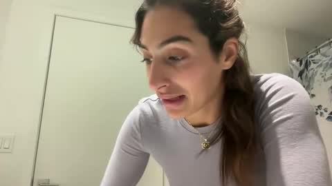 Snapshot of camiliakxoxo chatting on October 26, 11:00 am camiliakxoxo online show from October 26, 11:00 am