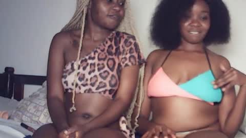 camiii online show from April 18, 7:29 pm