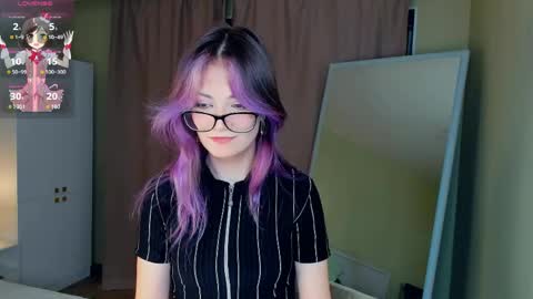 Emily online show from April 15, 5:38 pm