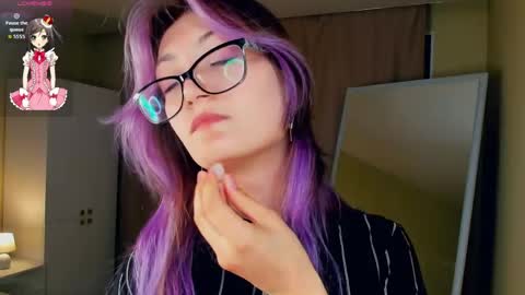 Emily online show from April 15, 8:09 pm