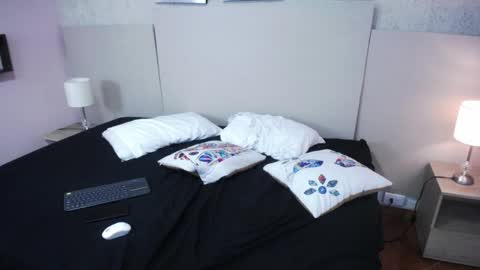 Camille and Shaggy online show from April 11, 7:45 am