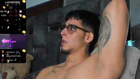   INDEPENDENT MODEL online show from November 24, 6:23 am