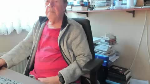 Snapshot of cammee chatting on February 2, 3:28 pm Cammee online show from February 2, 3:28 pm