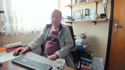 Snapshot of cammee chatting on February 25, 9:09 am Cammee online show from February 25, 9:09 am