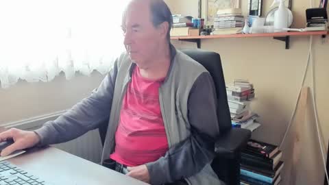 Snapshot of cammee chatting on December 7, 9:33 am Cammee online show from December 7, 9:33 am