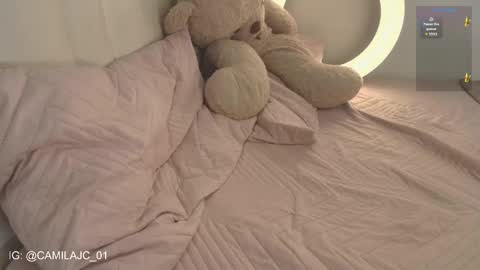 Laura Camila online show from February 10, 4:32 pm