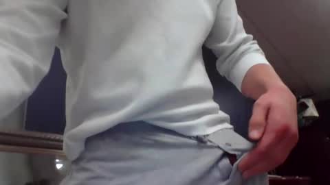 Snapshot of cammyman6900 chatting on February 11, 4:56 pm cammyman6900 online show from February 11, 4:56 pm