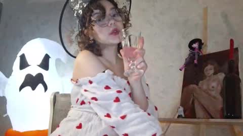 Snapshot of cammyrose_ chatting on October 21, 1:38 pm cammyrose_ online show from October 21, 1:38 pm