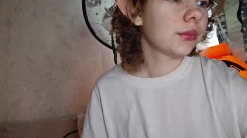 Snapshot of cammyrose_ chatting on October 24, 2:29 pm cammyrose_ online show from October 24, 2:29 pm