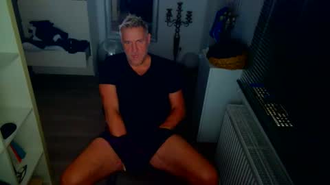 camunication online show from November 23, 8:51 pm