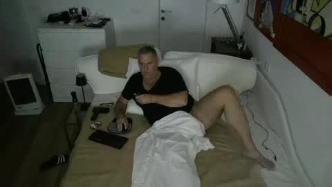 camunication online show from February 14, 9:21 pm