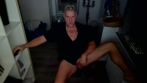 camunication online show from November 17, 10:12 pm