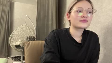 Lina online show from February 18, 3:34 pm