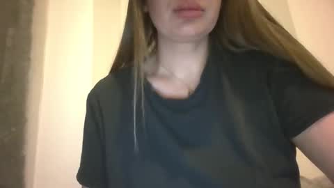 Snapshot of candice_tessy chatting on October 21, 5:49 pm Candice online show from October 21, 5:49 pm