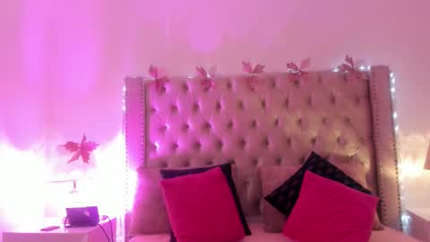 Candie  online show from March 10, 11:58 am