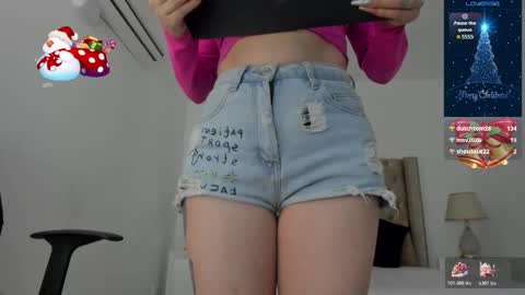 Candie  online show from December 14, 8:04 pm