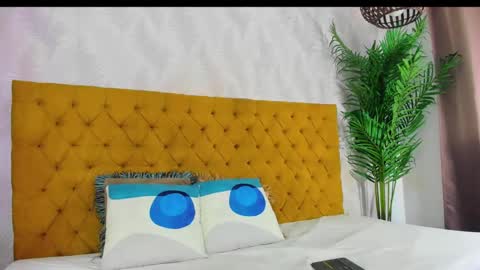 candise online show from September 12, 5:20 am