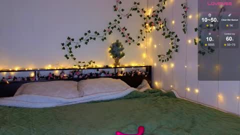 candy_flosse online show from February 16, 9:40 am