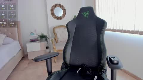 Naty online show from November 26, 6:15 pm