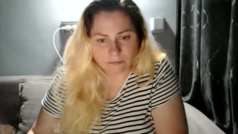 Laura online show from September 17, 7:50 pm