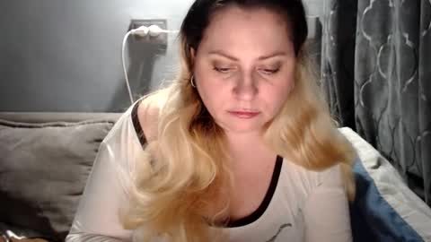 Laura online show from March 17, 7:41 pm