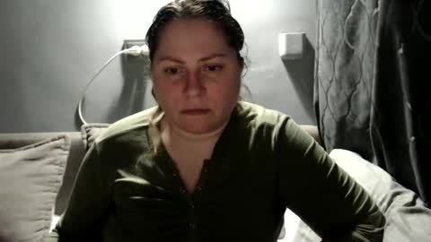 Laura online show from April 10, 8:57 pm