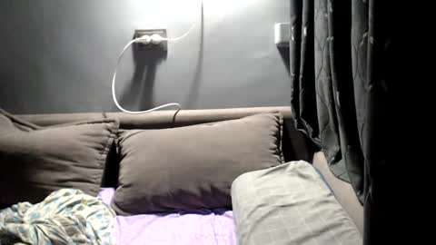 Laura online show from May 5, 8:03 pm