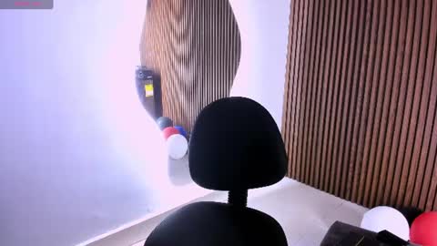 candyglow_ online show from June 15, 6:33 pm