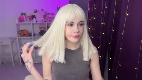 Snapshot of candyhannah chatting on October 26, 6:51 pm You can call me HH online show from October 26, 6:51 pm