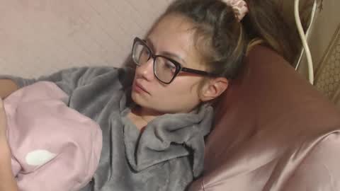 say meow and send tips  online show from November 6, 12:35 am