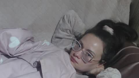 say meow and send tip  online show from April 2, 10:49 pm