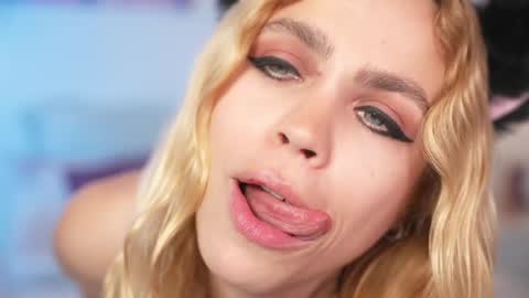 FANSLY  -    online show from April 22, 4:08 am