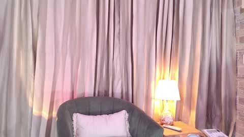 Isabella online show from March 19, 1:27 pm