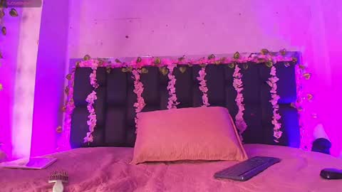 Aura  online show from October 8, 12:22 pm