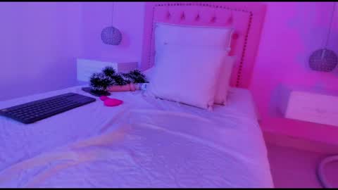 cannelasmith online show from November 30, 8:49 pm