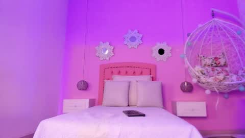 cannelasmith online show from December 15, 11:17 am