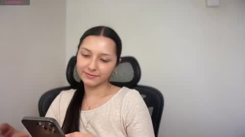 Emma online show from March 3, 1:45 pm